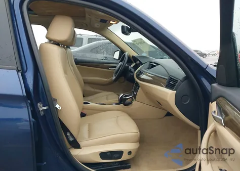 2014 BMW X1 xDrive28I из США, поврежденный, VIN WBAVL1C50EVY10567